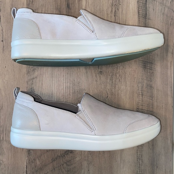 Vionic Penelope slip on sneaker in gray. Size 7.5 - Picture 6 of 13